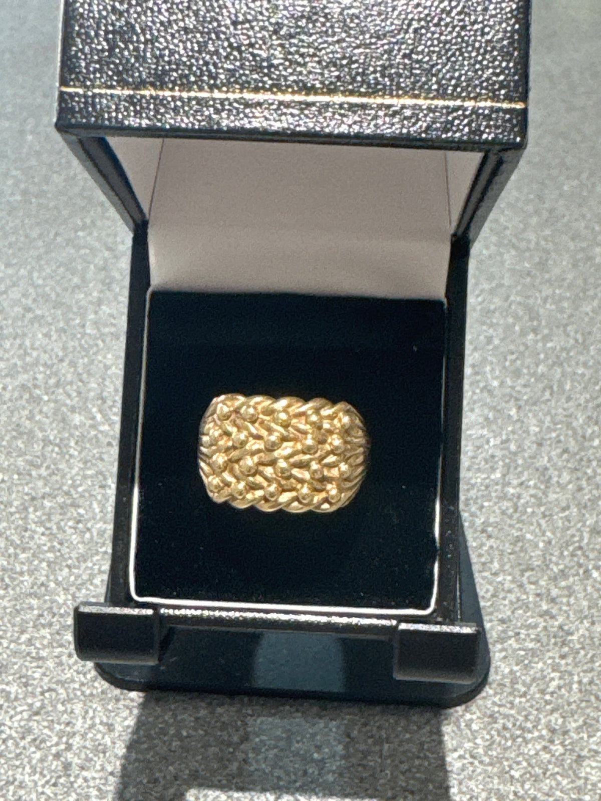 9ct keeper ring size v