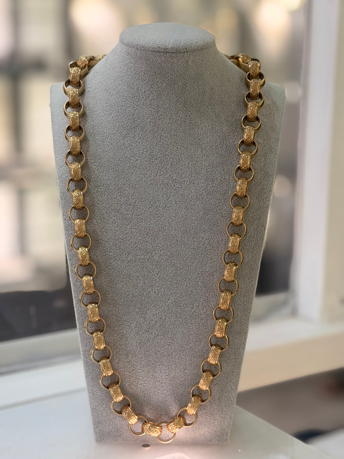 9ct Belt Necklace 27”